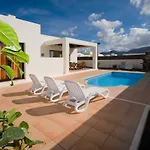 Ereza Buganvillas * Playa Blanca (Lanzarote)