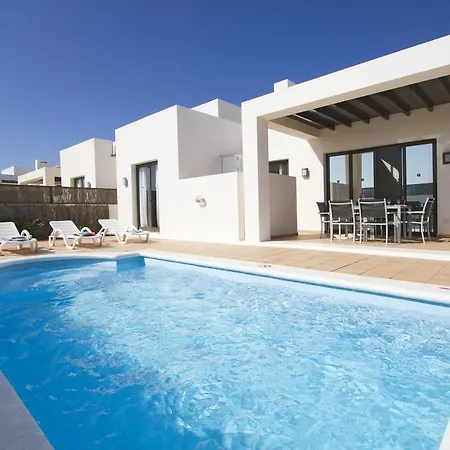 Ereza Buganvillas *