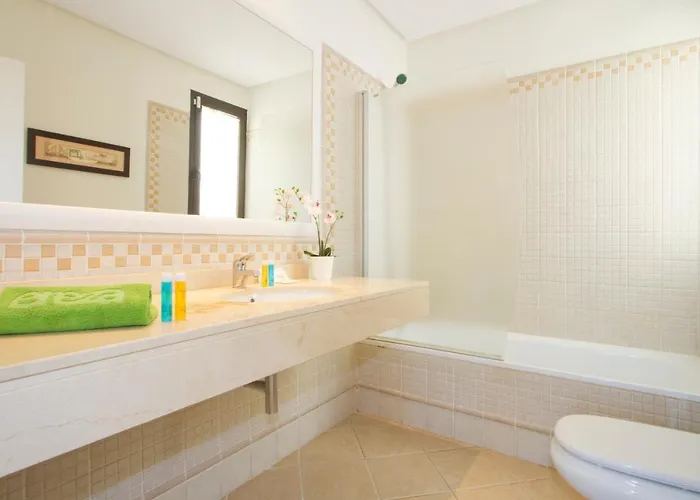 Ereza Buganvillas Vila *