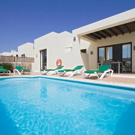 וילה Ereza Buganvillas